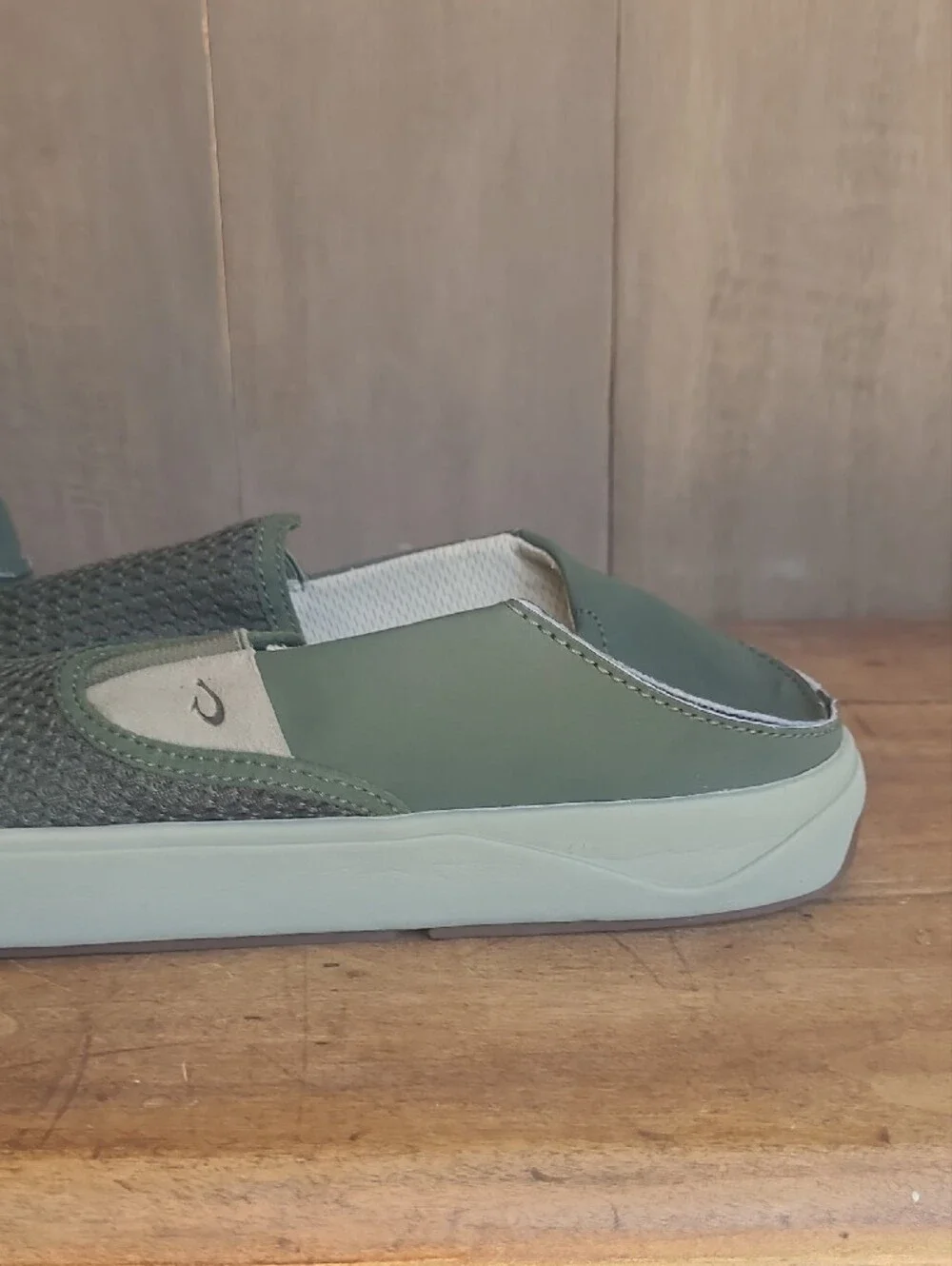 EUC OluKai Sneakers Men's sz 11 Lae'Ahi Olive Green Mesh Slip On Drop In Heel Sh